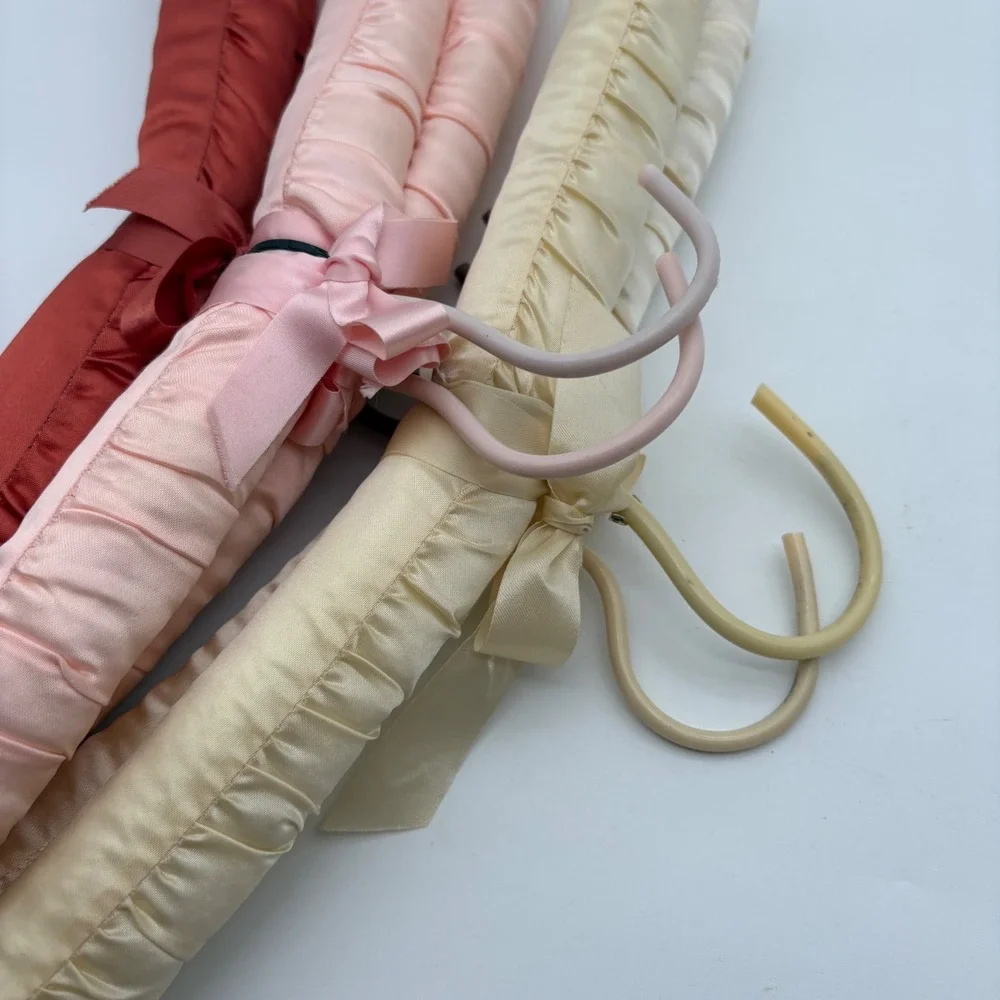 Set of 6 Vintage Padded Satin Clothes Hangers Pink Cream Red Ribbon Bows